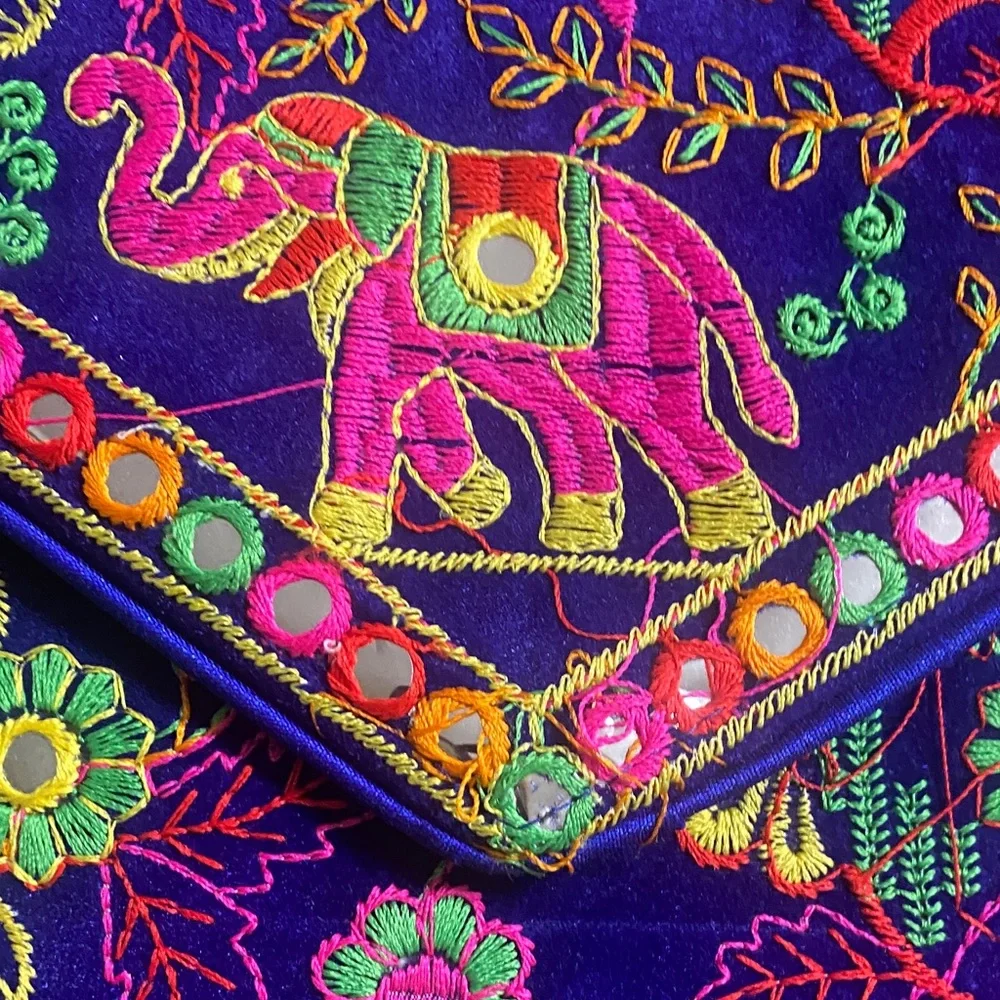 Stunning Bohemian Embroidered Elephant Envelope Clutch/ Crossbody - Picture 5 of 7